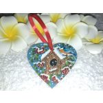 Kézzel festett szív alakú kísérőkártya és hűtőmágnes egyben "Téli madáretető"